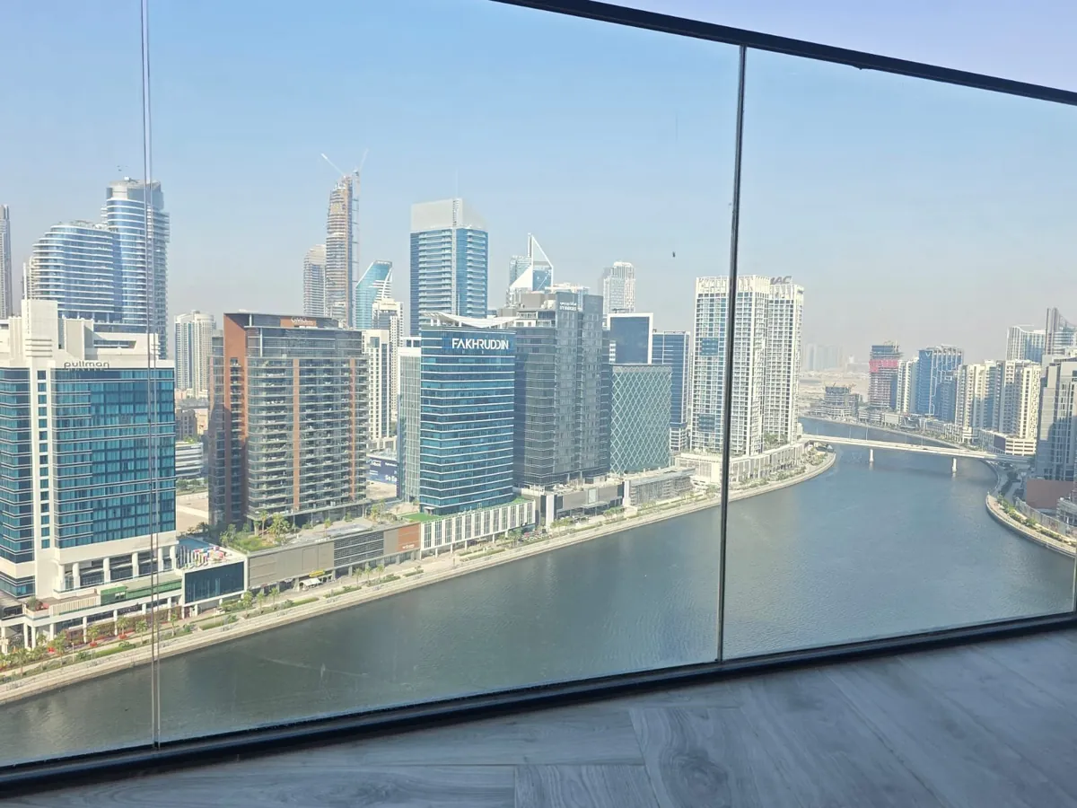 1 Bedroom, Peninsula Three, listing photo