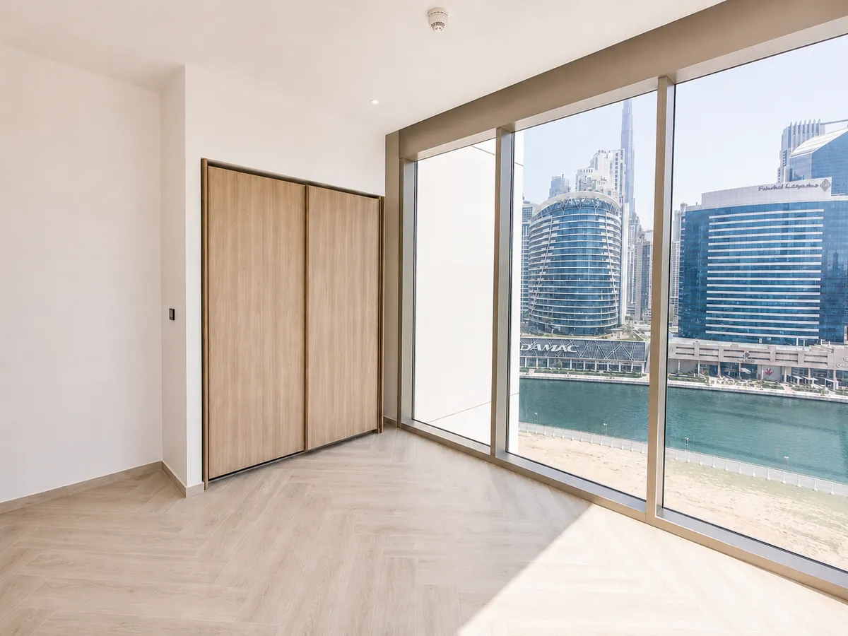 2 Bedroom, Peninsula Three, listing photo